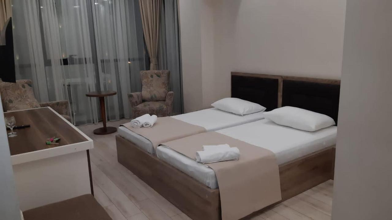 Hotel Batumi Palace Екстериор снимка