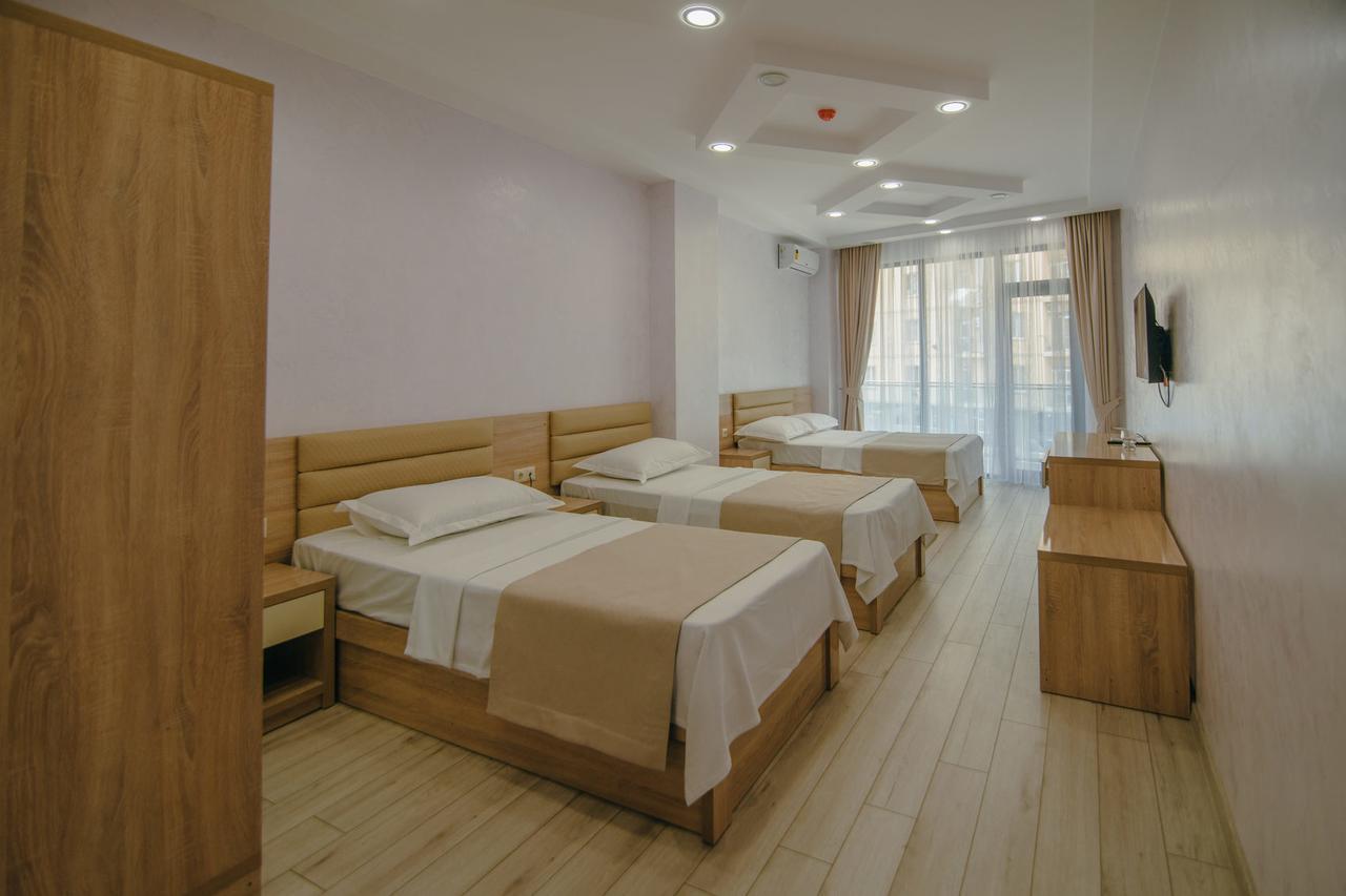 Hotel Batumi Palace Екстериор снимка
