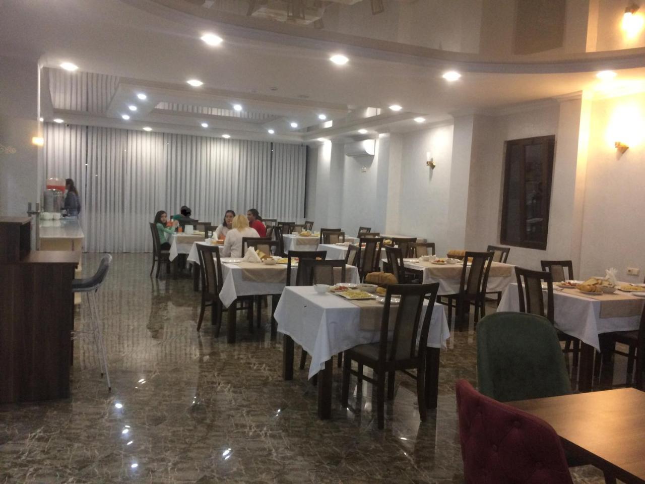 Hotel Batumi Palace Екстериор снимка