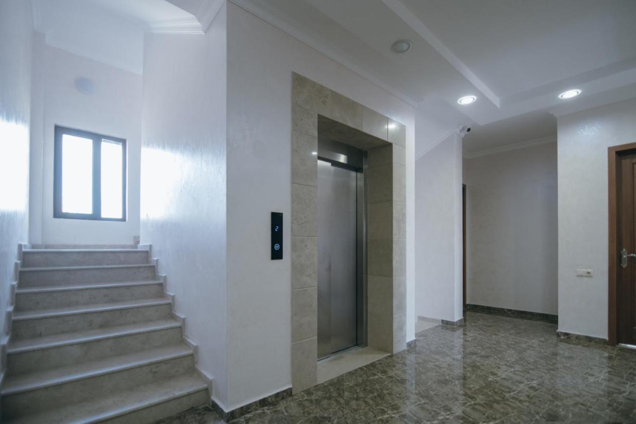 Hotel Batumi Palace Екстериор снимка